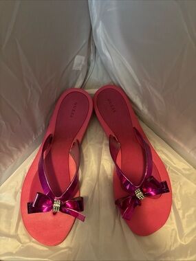 GUESS Hot Pink Metallic Bow Flip-Flop Sandals